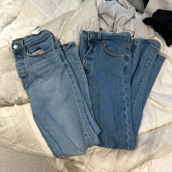 2 pairs of Levi jeans - Picture 5 of 9